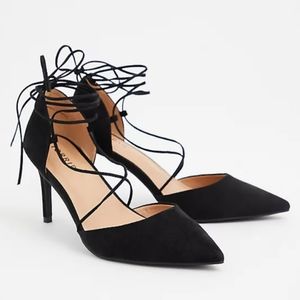 💸Torrid Black faux suede ankle wrap heel pumps